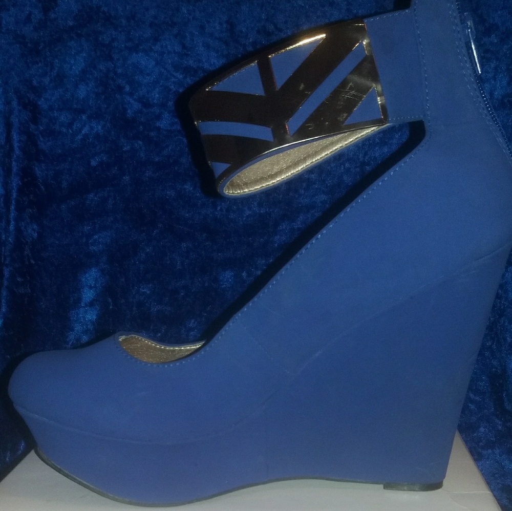 Qupid Blue Wedge